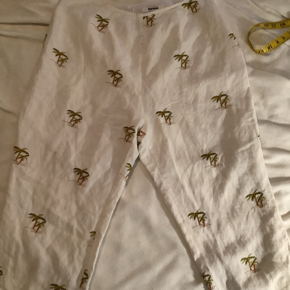 White linen blend embroidered pants with palm trees 🌴